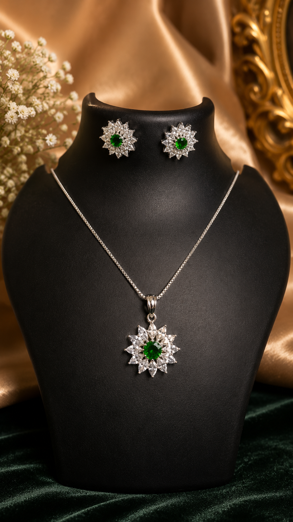 Mira Green Pendent Set