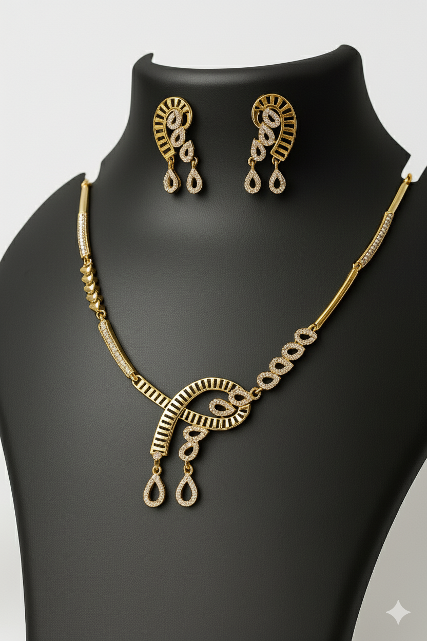 Sheen I Golden Necklace Set